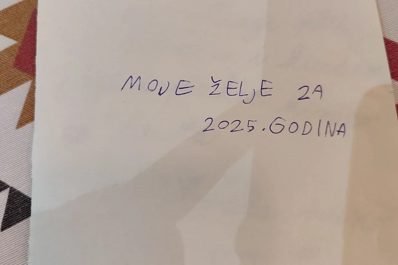 DIRLJIV GEST MALENOG EMINA: Pročitajte pismo sa novogodišnjim željama dječaka iz Jablanice koje je dao volonterima Pomozi.ba