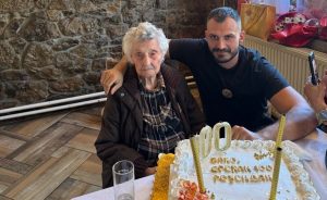 БЈЕЖАЛА У ДРУГОМ СВЈЕТСКОМ РАТУ СА ДВОЈЕ ДЈЕЦЕ У НАРУЧЈУ: Стогодишња бака Јованка Шобот најстарији становник Дрвара (ФОТО)