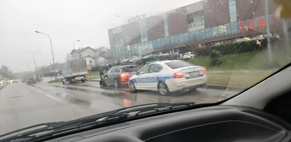 SUDAR KOD CENTRUMA U BANJALUCI: Stvorile se ogromne gužve