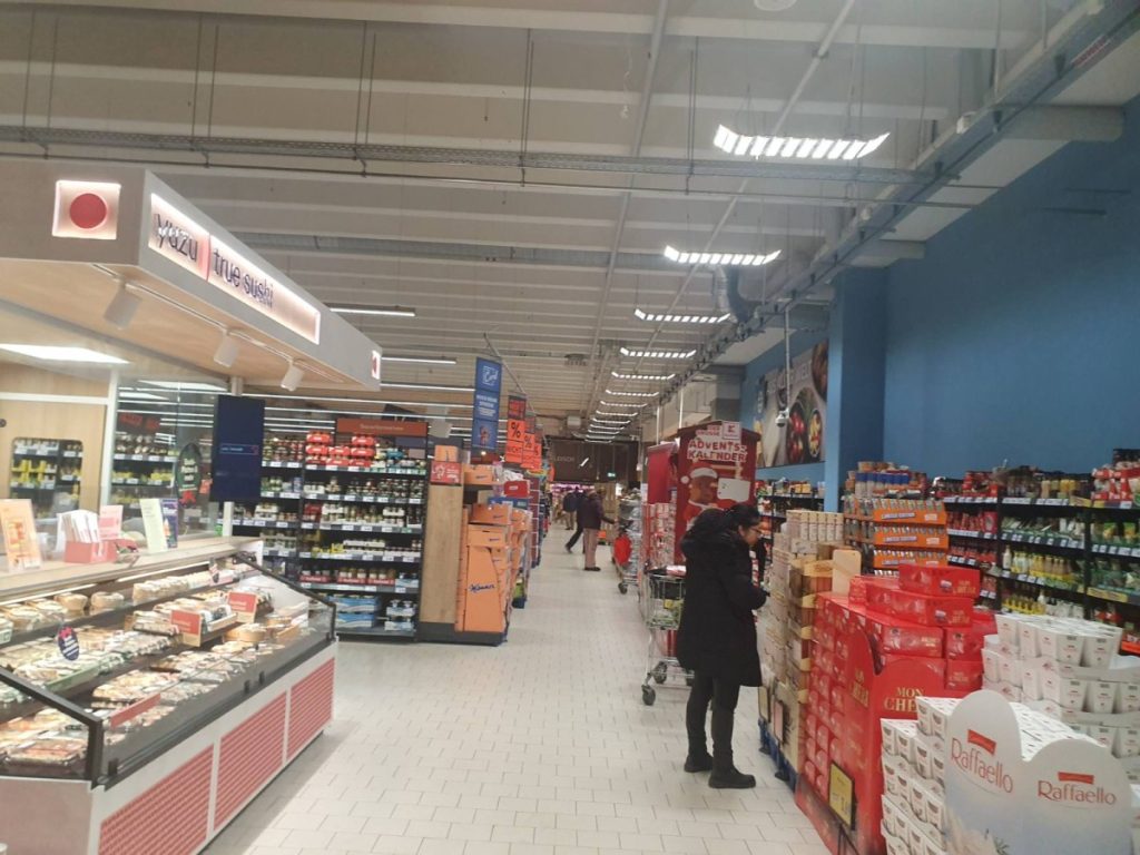 RAZLIKE U CIJENAMA NA POLICI I KASI: Evo kako trgovci „love u mutnom“ i prave nas budalama