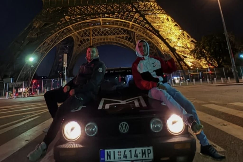 PETAR OBIŠAO EVROPU U „GOLFU 2“:  „Ne treba auto od 100.000 evra“ (FOTO)