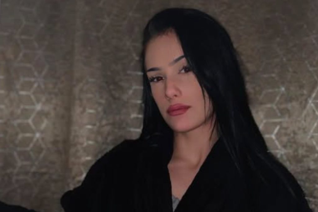 ZENICU OKOVALA TUGA: Rodbina i prijatelji opraštaju se od Lane Mujačić, koja je preminula nakon teške nesreće, poznato kada će biti sahranjena (FOTO)