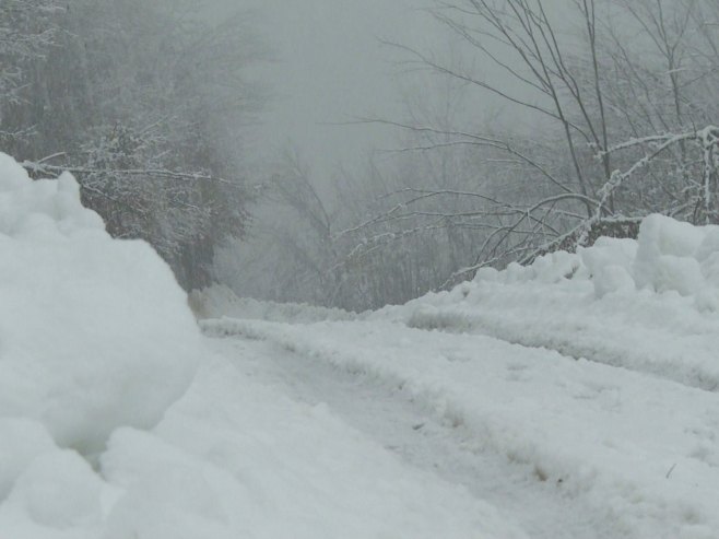 SNIJEG NAPRAVIO HAVARIJU: Mještani Bijelog Potoka i Ponira 10 dana bez struje