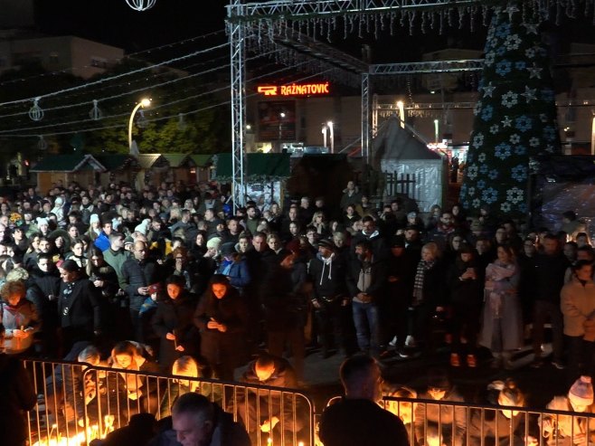POVODOM MASOVNOG UBISTVA: Na Cetinju održana komemoracija