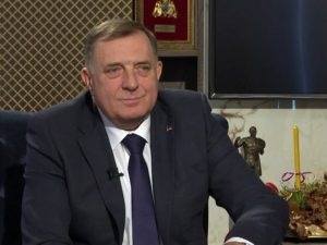 „PRVOMAJSKE PRAZNIKE PROVEDITE U DOBROM ZDRAVLJU I RASPOLOŽENJU“: Milorad Dodik čestitao Međunarodni praznik rada
