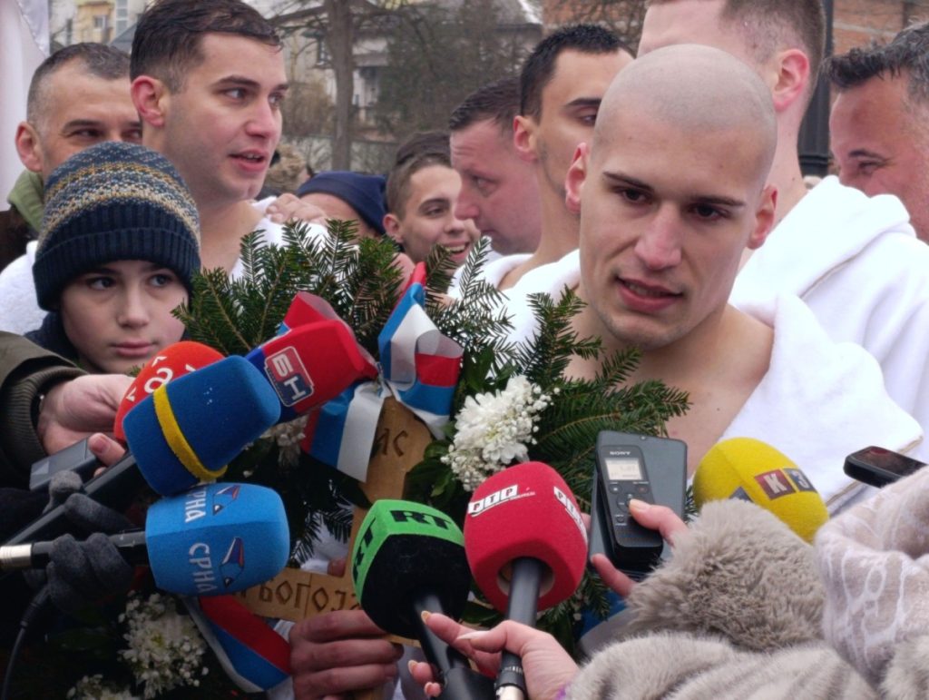„PRELIJEP JE OSJEĆAJ BITI PRVI MEĐU VITEZOVIMA“: Prvi do Časnog krsta u Banjaluci David Dardić (FOTO/VIDEO)