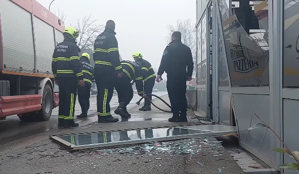 RADNICE ZAVRŠILE U BOLNICI: Eksplozija u piceriji u Bratuncu, intervenisali i vatrogasci (VIDEO)