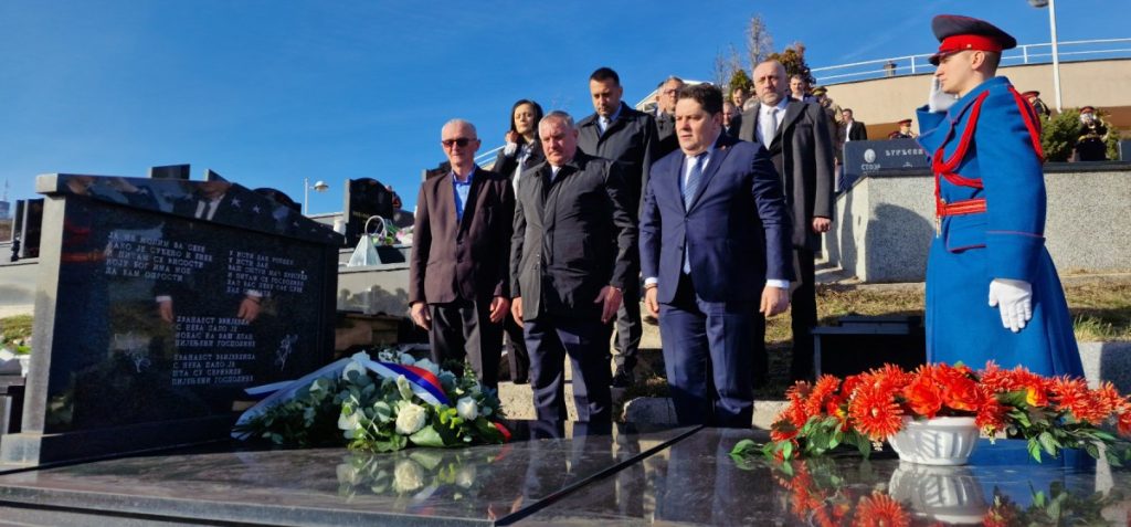 „ŽRTVA ZA STVARANJE NAŠE REPUBLIKE NIJE BILA UZALUDNA“ Položeni vijenci na Spomenik palim borcima Srpske