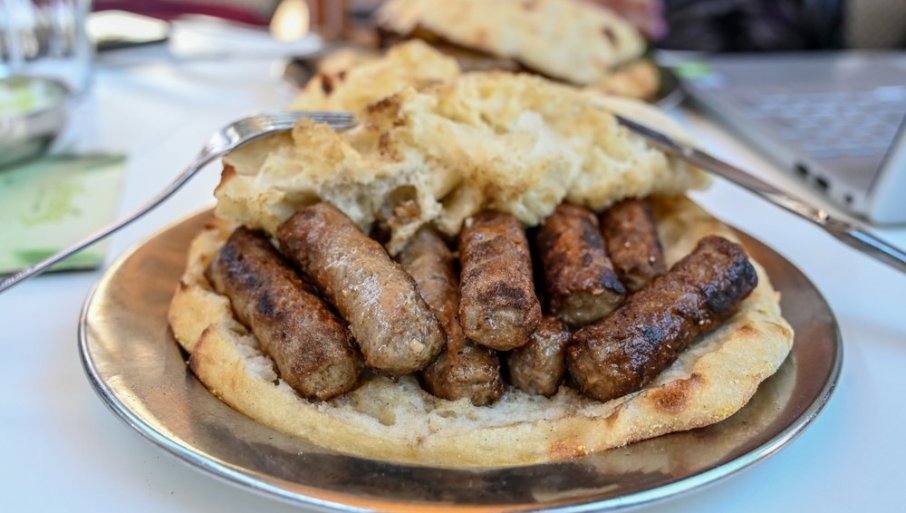 TRIK SVAKE DOMAĆICE KOJA IZNOSI NA STO JELA KAO IZ KAFANE: Poslije ovog ćevapi će biti savršeno ukusni