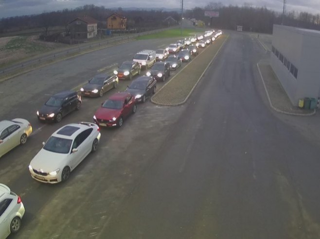 STANJE NA GRANICAMA: Gužve zbog novih pravila za ulazak u EU
