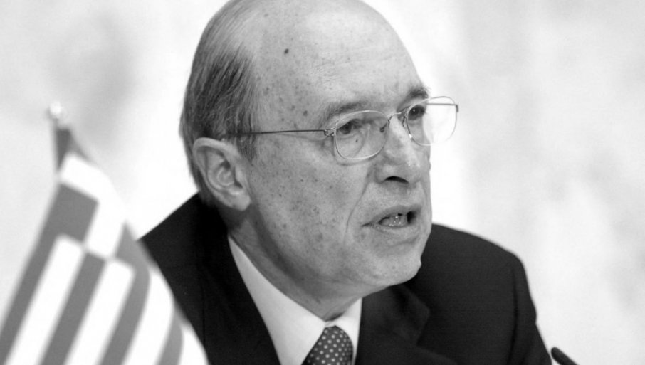 GRČKA ZAVIJENA U CRNO: Preminuo bivši premijer