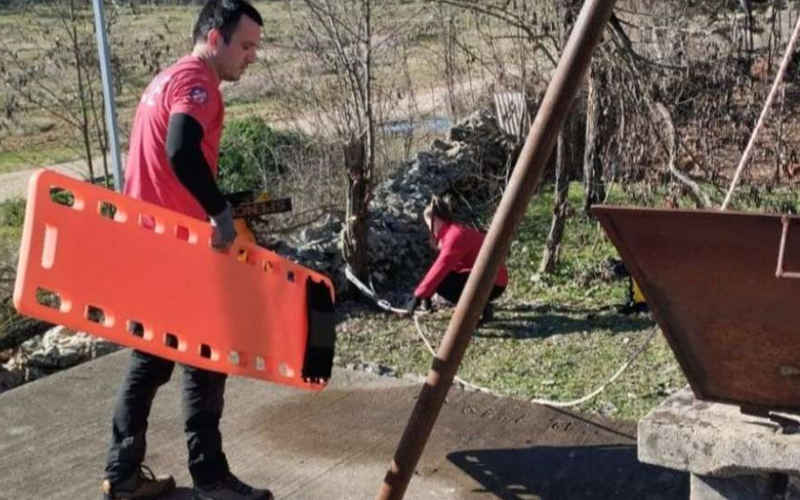 HOROR U LJUBUŠKOM: Izvučeno tijelo iz čatrnje, krim policija na terenu