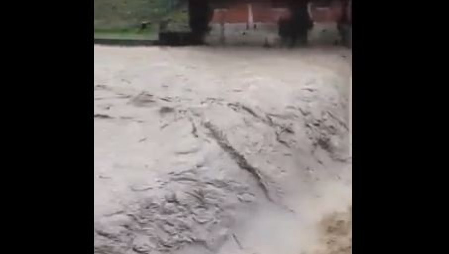 OBILNE KIŠE IZAZVALE HAOS: U Italiji se desilo nekoliko nezgoda (VIDEO)