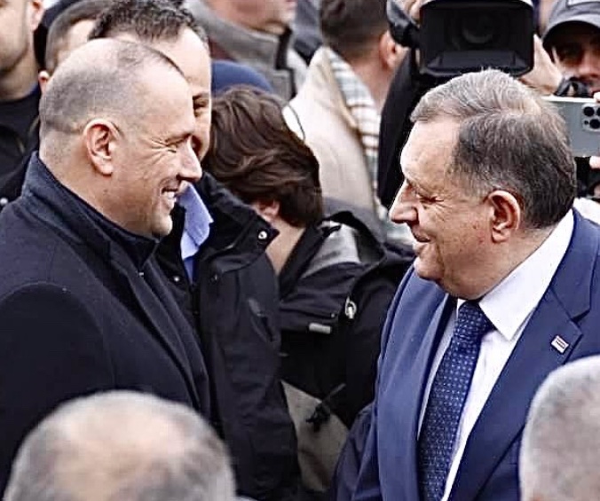 КУВАЉА ПОСЛАО ПОРУКУ ИЗ САРАЈЕВА: Живимо у времену када Српску води велики лидер