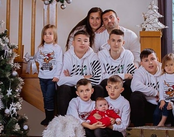 VESNA RODILA DEVET JUGOVIĆA: Supermama otkrila kako se u njihovoj kući slavi Božić