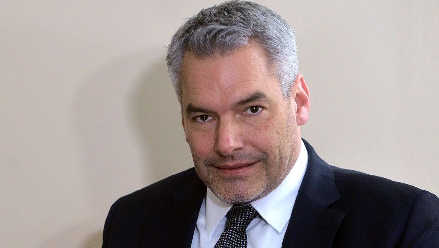 ШОК У АУСТРИЈИ: Нехамер поднио оставку на мјесто савезног канцелара