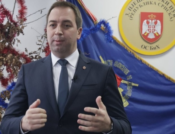 „PONOSNI SMO NA BOGATU ISTORIJU SRPSKE VOJSKE“: Selak prisustvovao Božićnom prijemu u kasarni Kozara (FOTO)