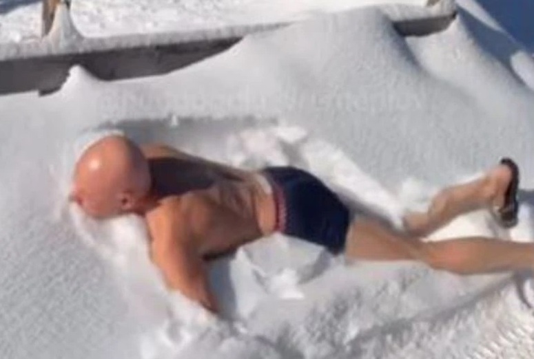 HIT SNIMAK NA MREŽAMA: Muškarac zaronio u snijeg i natjerao mnoge da se stresu (VIDEO)