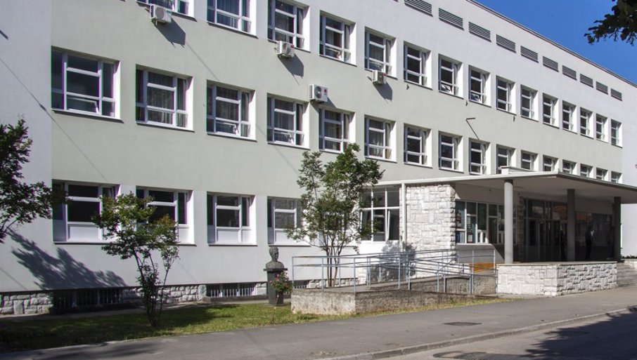 КОТАО У КВАРУ, УЧИОНИЦЕ ЛЕДЕНЕ: Требињске средње школе имају проблема са гријањем, не назире се рјешење