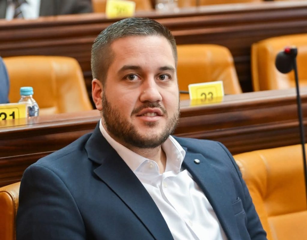 DRINIĆ: Srpska nije partija, djeca nisu politički rekvizit