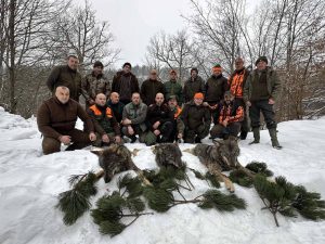 ЧОПОР ВУКОВА СИЈЕ СТРАХ У ТЕСЛИЋУ: Ловци одстријелили три звијери