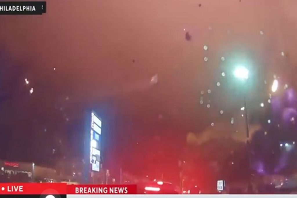 НОВА ТРАГЕДИЈА У АМЕРИЦИ: Срушио се транспортни медицнски авион у насељеном дијелу Филадалфије (ВИДЕО)