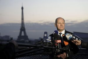 РАЗГОВОРИ О МИРОВНОМ СПОРАЗМУ: Прва изјава послије ванредног самита у Паризу о Украјини, огласио се Олаф Шолц