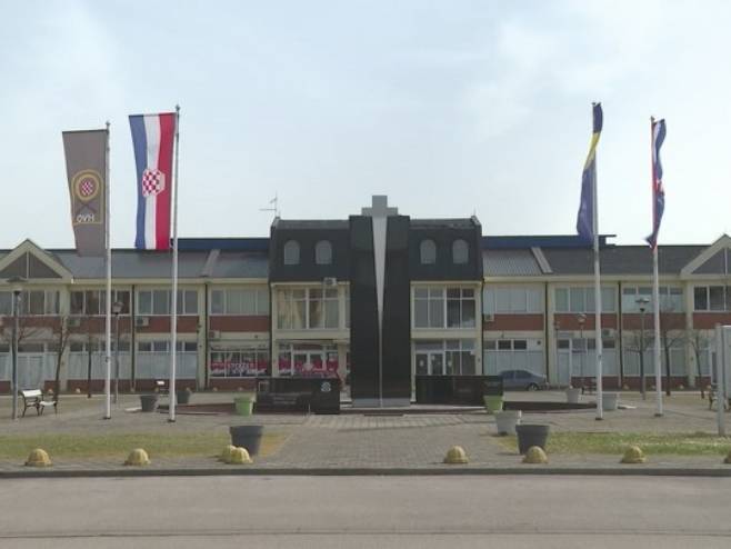 ПОЛИЦАЈАЦ УДАРАО ЧОВЈЕКА ПАЛИЦОМ ПО ГЛАВИ: Тужилаштво предложило мјеру забране вршења посла