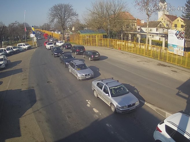 НАОРУЖАЈТЕ СЕ СТРПЉЕЊЕМ: Гужве на овим граничним прелазима