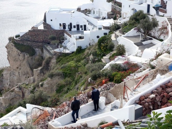POTRESI OTJERALI 10.000 STANOVNIKA I TURISTA: Tlo na Santoriniju se ne smiruje – aktivnosti tektonskog ili vulkanskog porijekla?