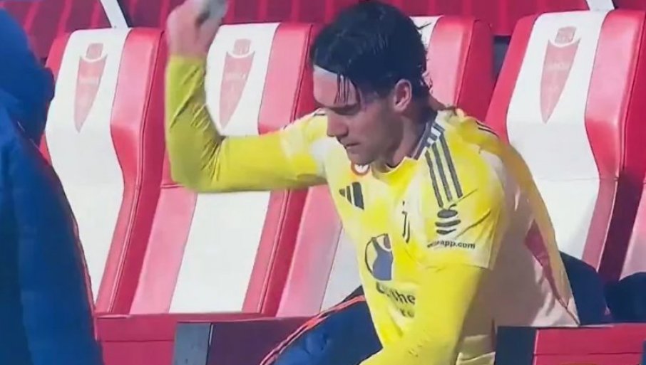 VLAHOVIĆ SE OBRUKAO KAO NIKAD: Srpski fudbaler promašio čitav gol pri izvođenju penala (VIDEO)