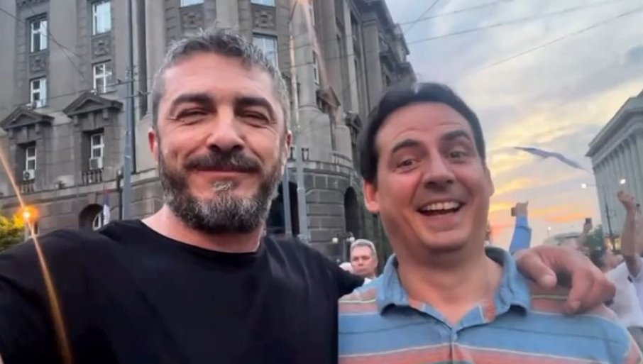 „КАКО ДА СЕ СУПРОСТАВИМО ВОЉИ ГРАЂАНА“? Ево ко умјесто студената говори на „протесту студената“ у Новом Саду (ВИДЕО)
