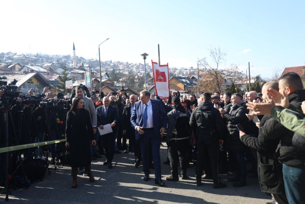 „NEPRAVAN UDAR NA INSTITUCIJU PREDSJEDNIKA REPUBLIKE SRPSKE“ Dmičić – Optužnice protiv Dodik i Lukića nemaju utemeljenje u Ustavu BiH