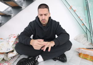 НАКОН ШТО МУ ЈЕ ЗАПАЉЕН АУТОМОБИЛ: Бака Прасе зарадио кривичну пријаву