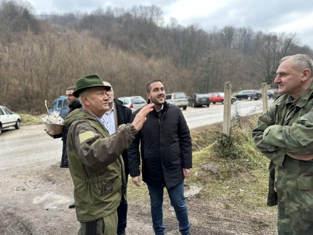 „НЕЋЕМО ДОЗВОЛИТИ ПОДЈЕЛЕ“: Дринић тврди да СНСД бојкотује и дружење са ловцима (ФОТО)