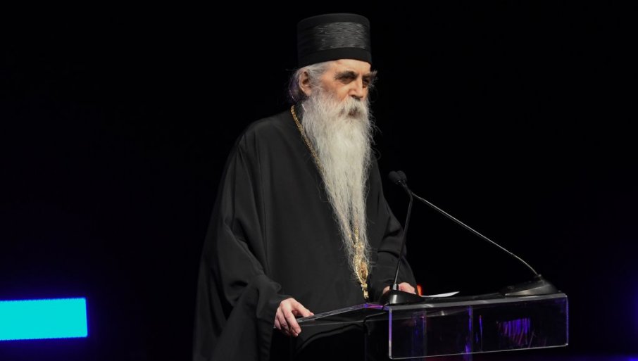 „GAVRANI SEPARATIZMA PONOVO ZAGRAKTALI“ Vladika Irinej u Novom Sadu poručio da je Vojvodina Srbija