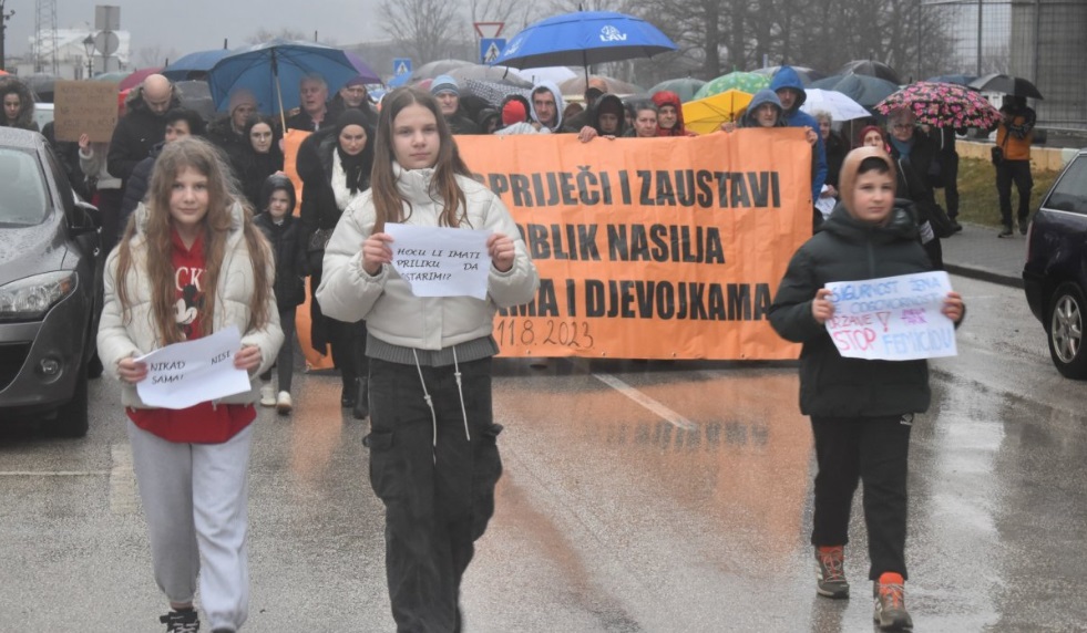 JEZIVO UBISTVO U KALESIJI: Građani izlaze na ulice u znak protesta