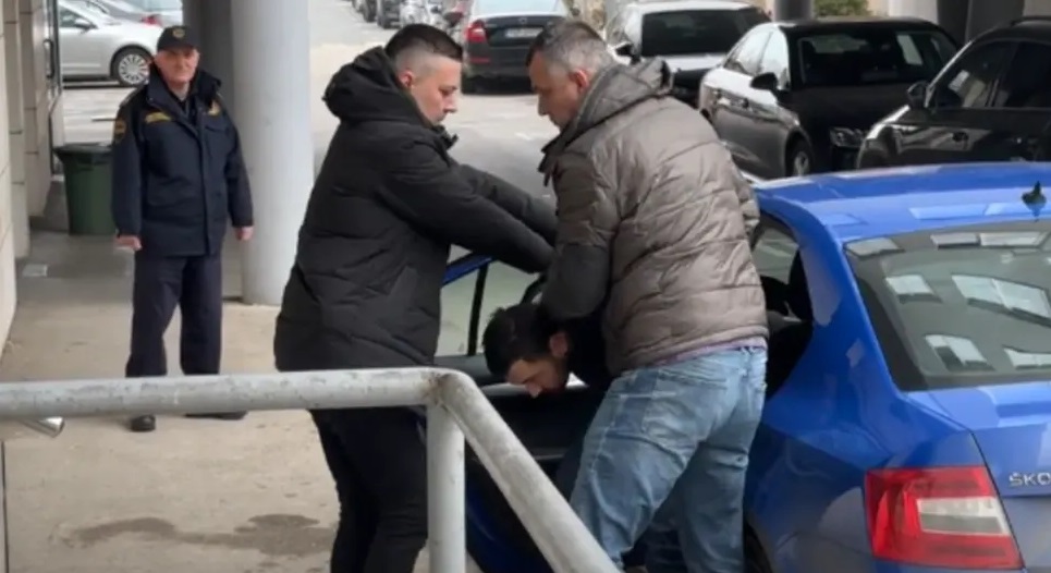 UDAVIO ŽENU I SINA: Ubica iz Kalesije priveden u Tužilaštvo TK (VIDEO)