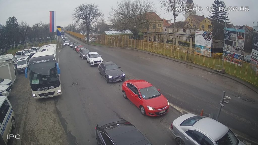 GUŽVE NA GRANICAMA: Kolone na Rači, Pavlovića Mostu, Karakaju…