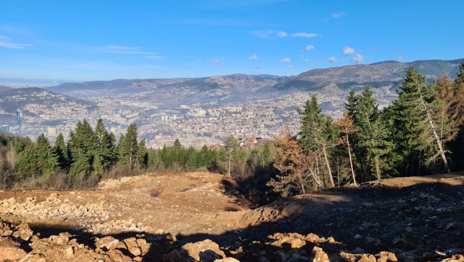 MJEŠTANI STRAHUJU ZBOG KLIZIŠTA NA TREBEVIĆU: Na Zlatištu, granici RS i FBiH, ugroženo 250 kuća