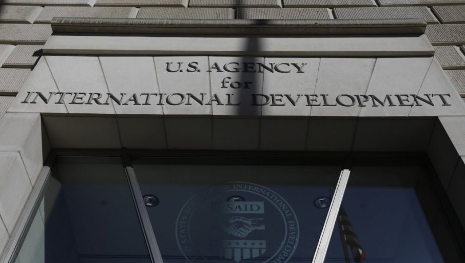 TRAMP UKIDA 90 ODSTO UGOVORA: Gasi se USAID širom svijeta