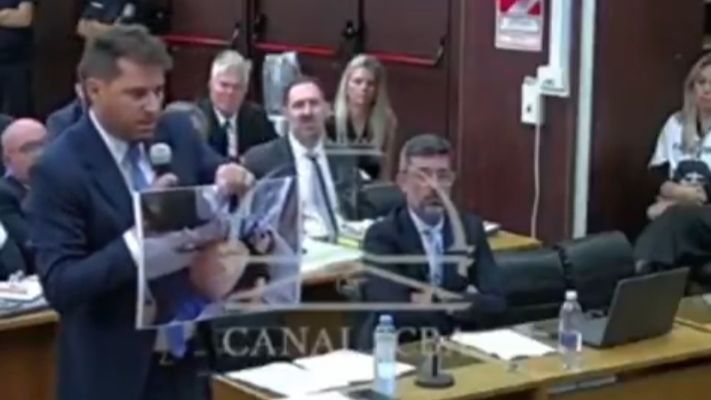 ĆERKE U SUZAMA: Tužilac otkrio šokantne detalje na suđenju ljekarima optuženim za smrt Maradone (VIDEO)