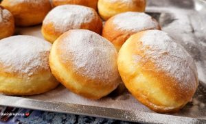 МЕКАНЕ И МИРИСНЕ: Направите домаће крофне по провјереном рецепту