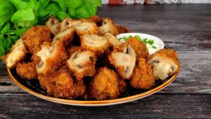 SPOLJA HRSKAVE, IZNUTRA MEKE: Recept za pohovane pečurke
