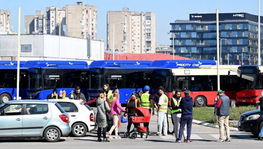 ВУЧИЋ О БЛОКАДИ ГСП: Њима аутобуси не требају имају скупе аутомобиле, али народ није могао да оде на посао – они не хају за грађане