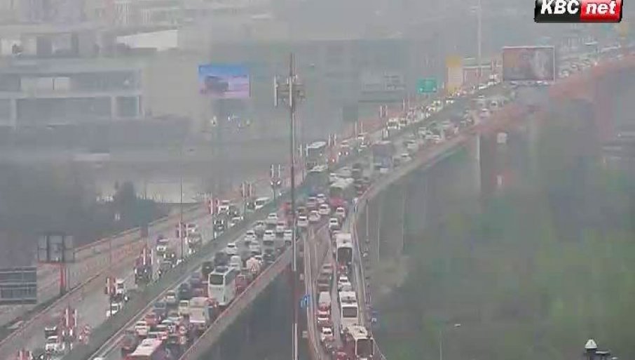 BEOGRAD U KOLAPSU: Blokaderi opravdali ime, maltretiraju građane (FOTO)