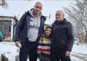 PRIČA MALOG STEFIJA RASPLAKALA SVE: Ostao bez roditelja, a sada čeka da mu dobri ljudi naprave novi dom
