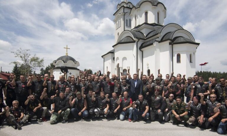 IZDRŽI PREDSJEDNIČE! „Noćni vukovi“ Republike Srpske uz Dodika