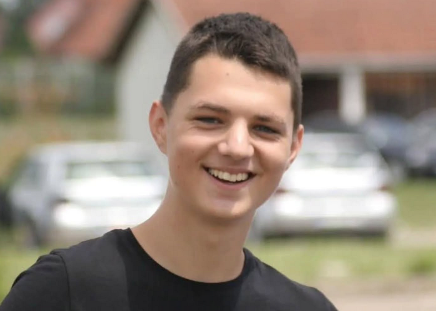 POMOZIMO ĐORĐU DA ZADRŽI OSMIJEH: Hrabri tinejdžer se bori sa teškom bolešću, bolest nemilosrdno napada (FOTO)