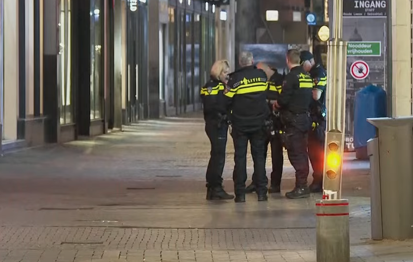 POVRIJEĐENO PET LJUDI: Napad nožem u centru Amesterdama, grad vrvi od policije (VIDEO)